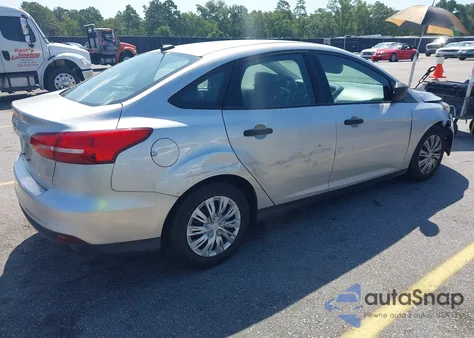 2016 Ford Focus S from USA, damaged, VIN 1FADP3E20GL210251